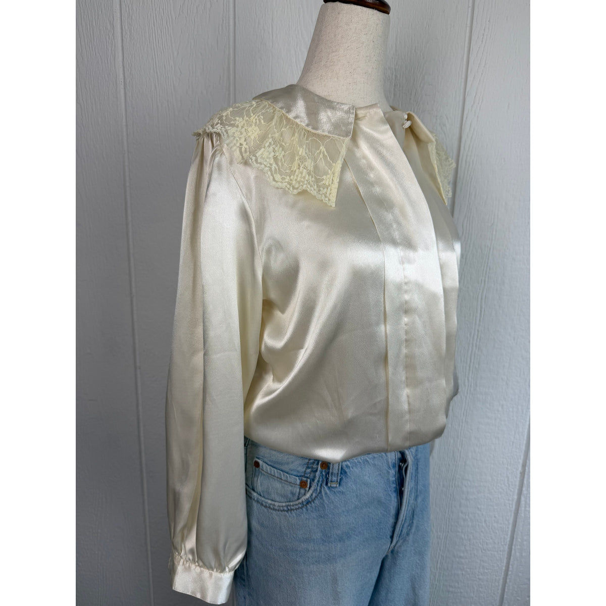 Vintage Lady Manhattan Ivory Satin Blouse Lace Collar Victorian Coquette Size 6