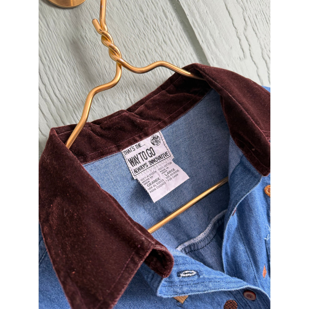 Vintage Embroidered Denim Shirt Women’s Large – Velvet Collar – 90s Cottagecore