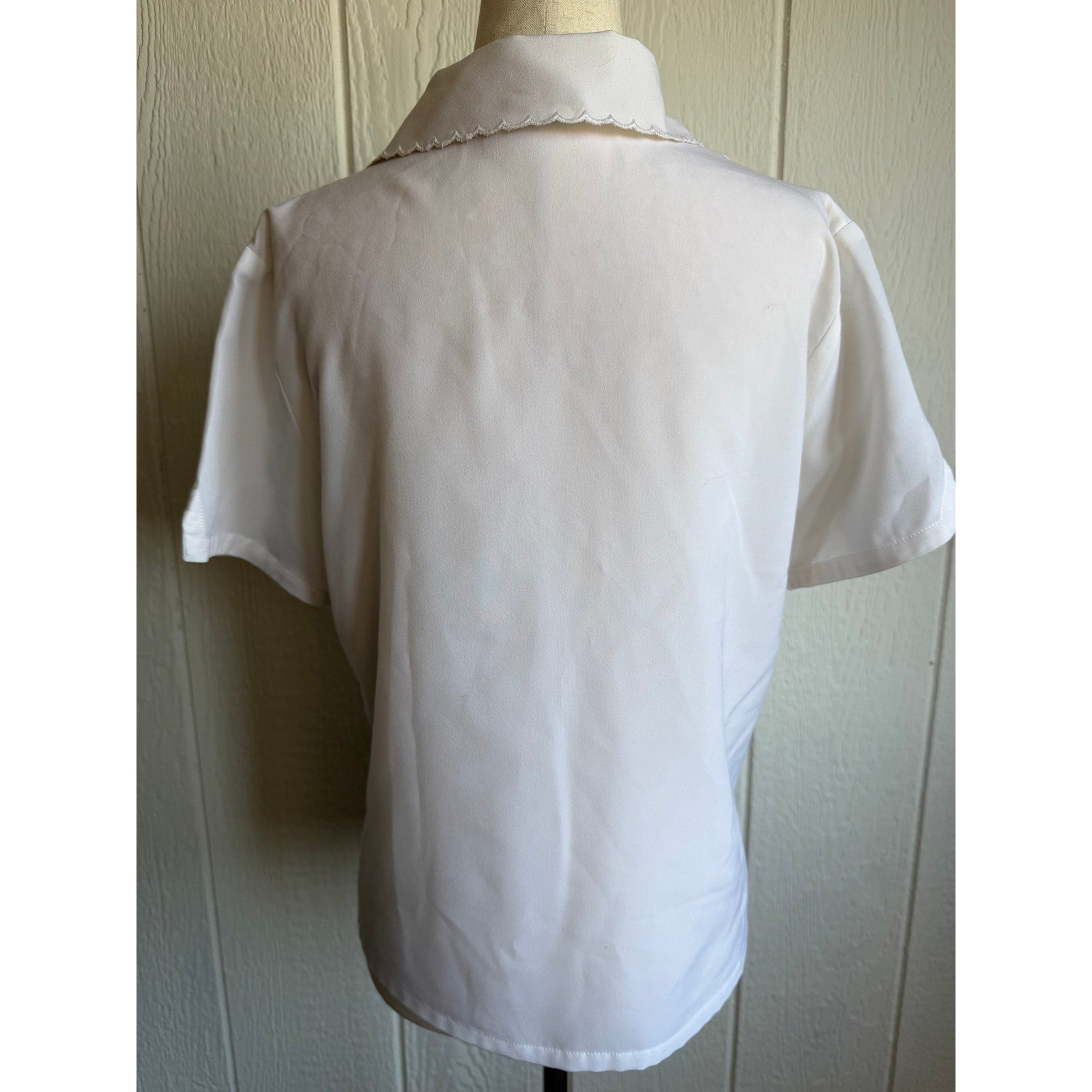 Vintage Classics White Embroidered Button Blouse Scalloped Edge Size MP