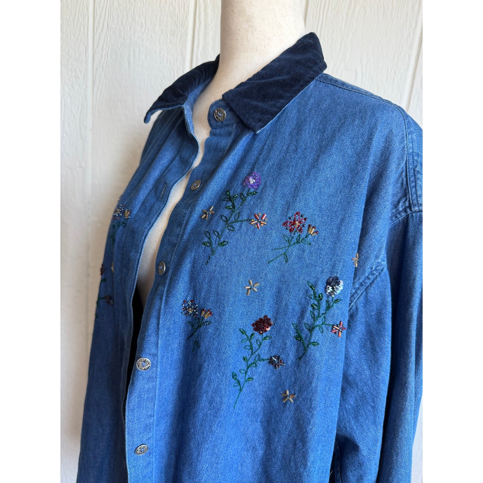 Vintage Embroidered Denim Button Down Beaded Floral Velvet Collar Boho Size 2X