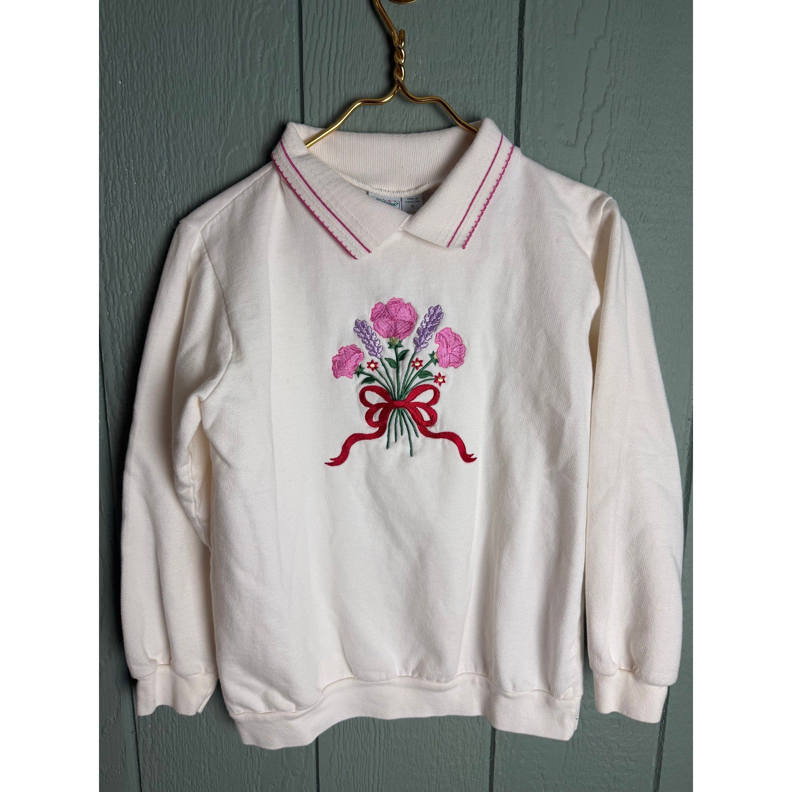 Vintage 90s Embroidered Floral Sweatshirt Collared Pullover Pink Cream Small