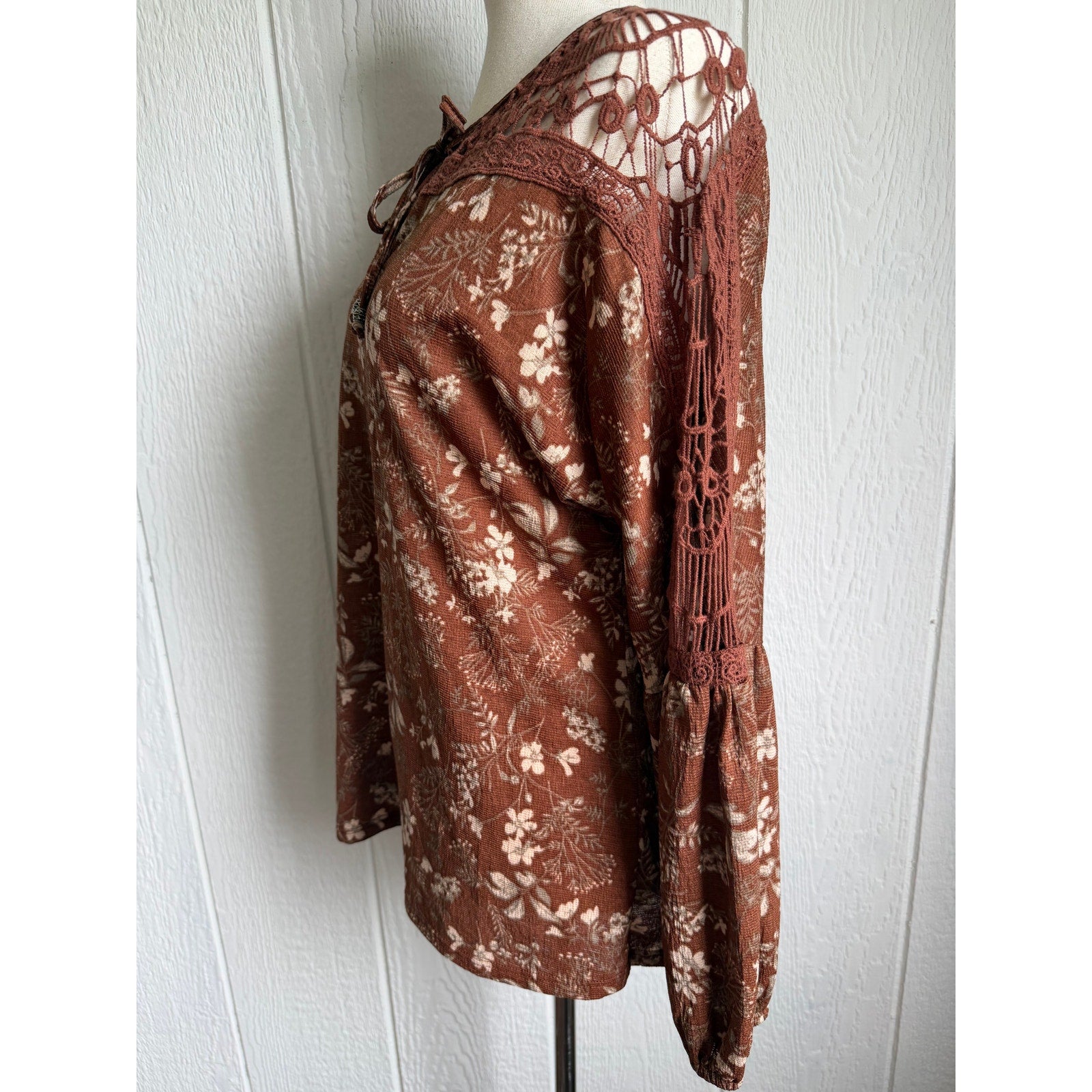 Y2K Boho Floral Peasant Top Medium Brown Crochet Lace Balloon Medium