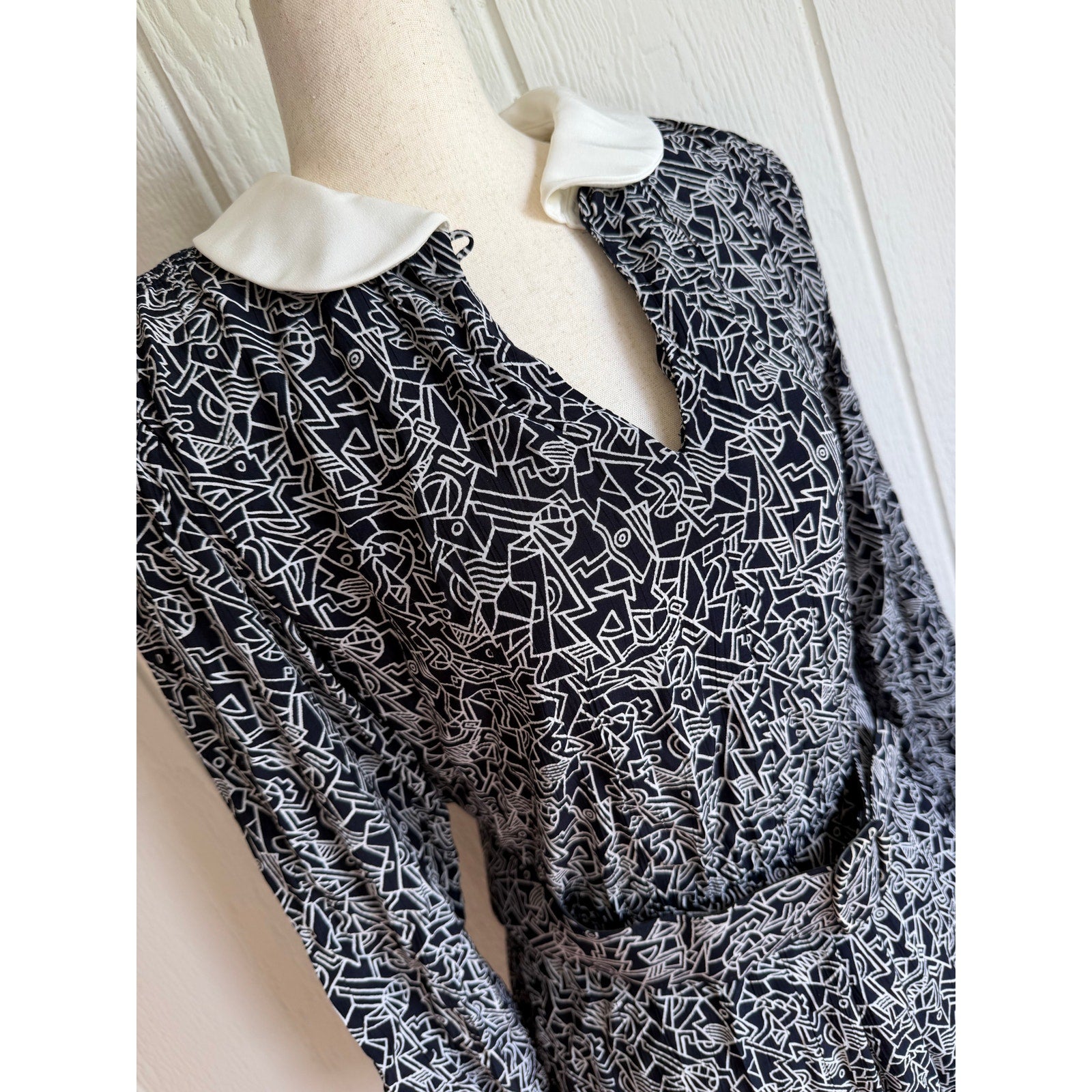Vintage 80s/90s Abstract Geometric Midi Dress Collar Secretary Belted Dress 12