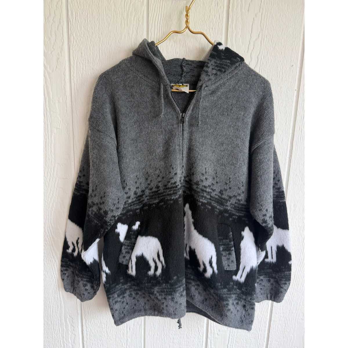 Earth Ragz Wool Wolf Sweater Medium Hooded Zip Jacket Ecuador Gray Black