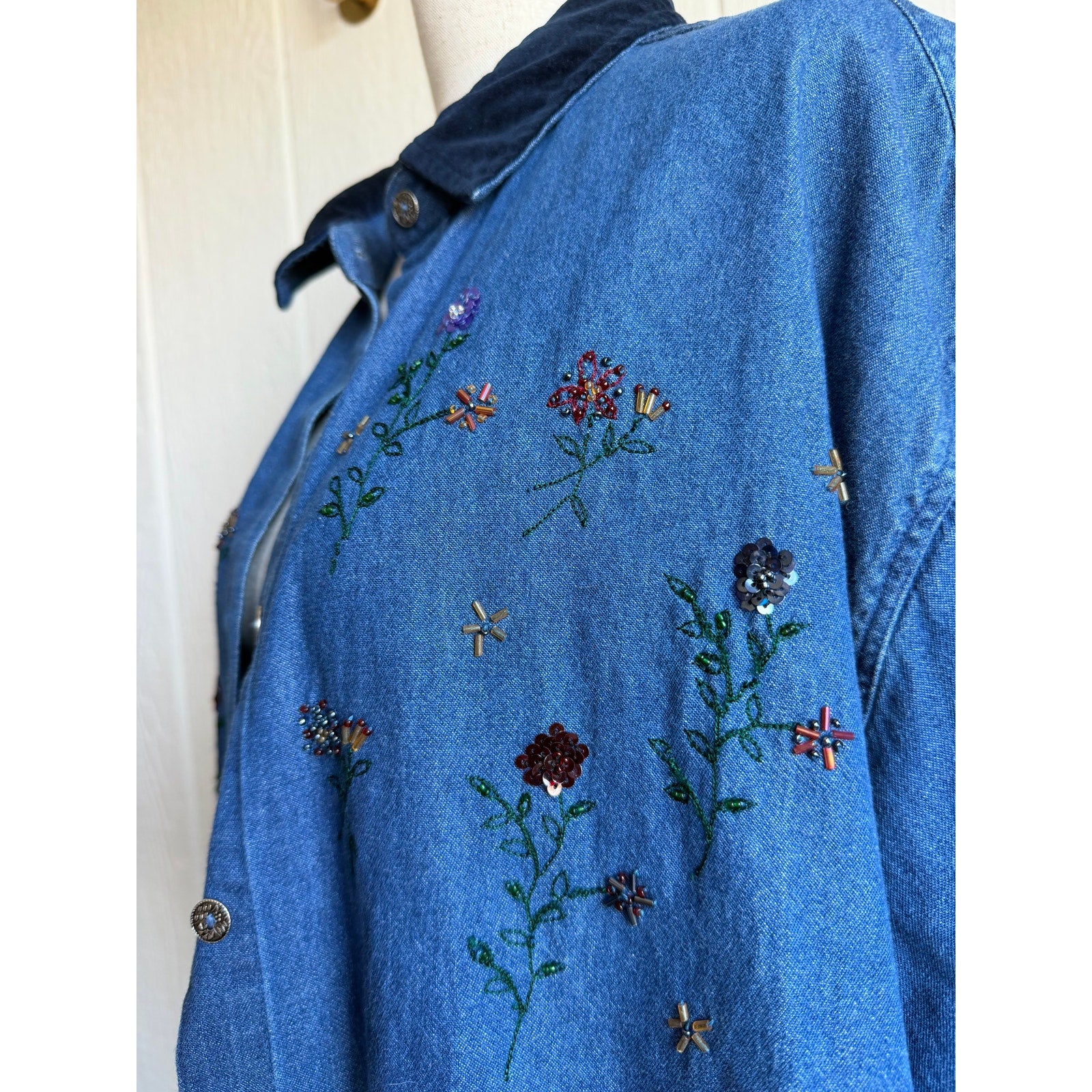 Vintage Embroidered Denim Button Down Beaded Floral Velvet Collar Boho Size 2X