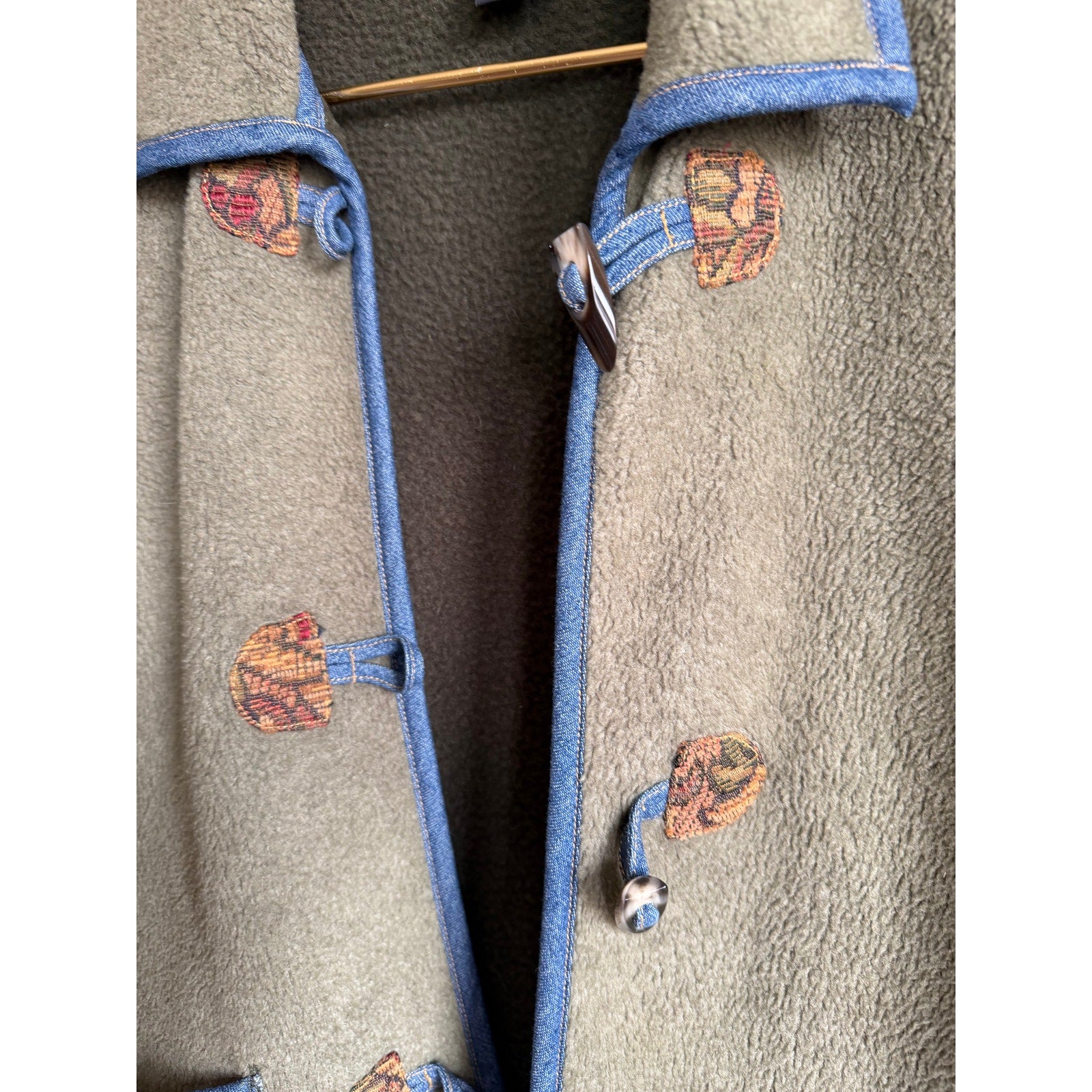 Vintage T & Company Fleece Toggle Vest Medium USA Made Southwestern Trim