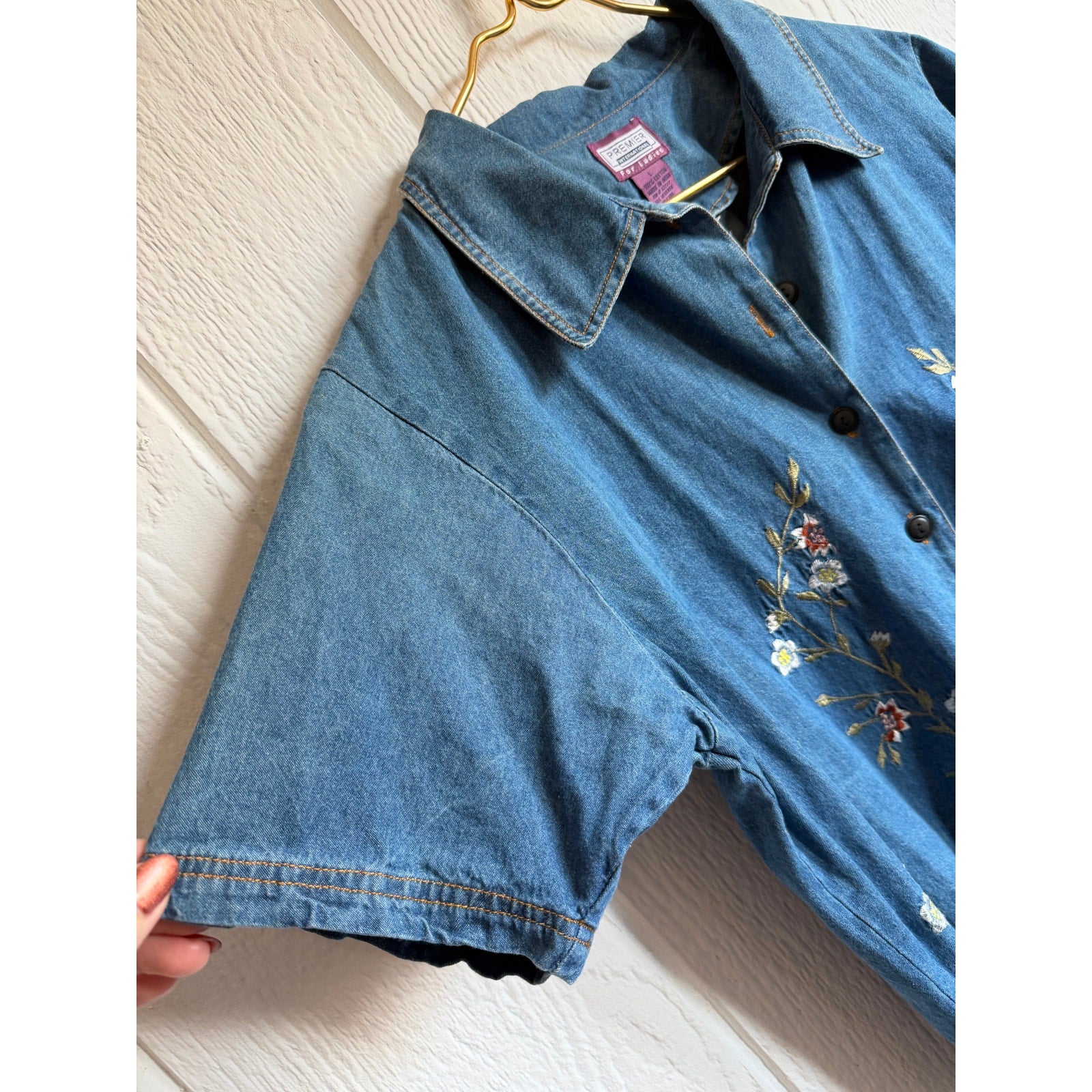 NWT Vintage 90s Embroidered Denim Button Front Shirt Jacket Floral Women’s L