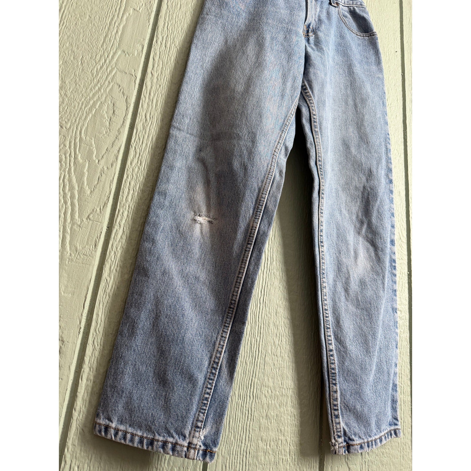 Vintage Levi’s 550 Relaxed Tapered Jeans – Women’s 6M – Light Wash – Y2K