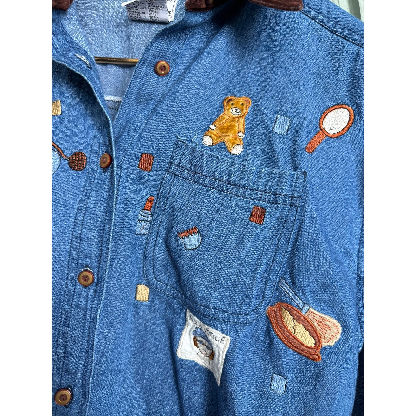 Vintage Embroidered Denim Shirt Women’s Large – Velvet Collar – 90s Cottagecore
