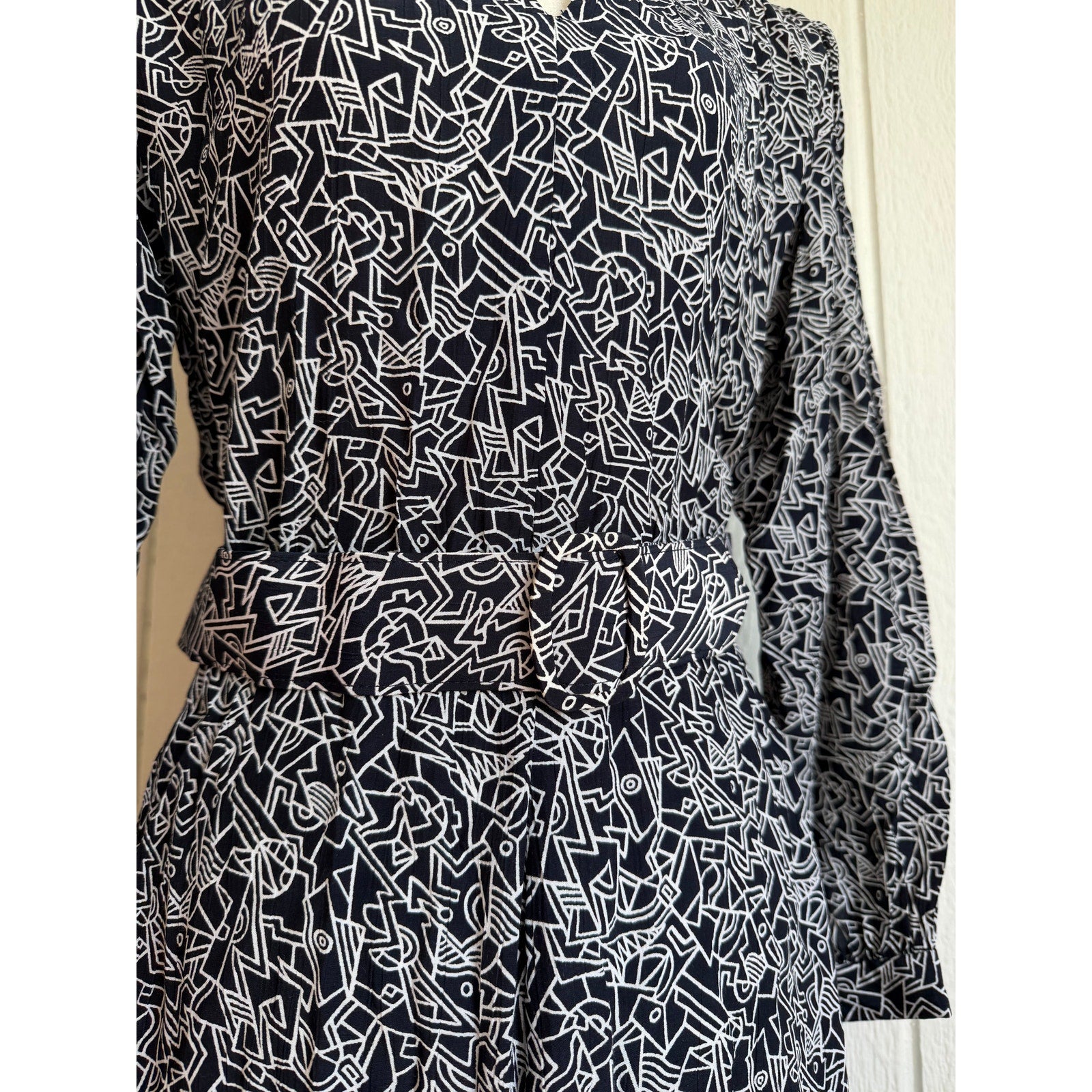 Vintage 80s/90s Abstract Geometric Midi Dress Collar Secretary Belted Dress 12