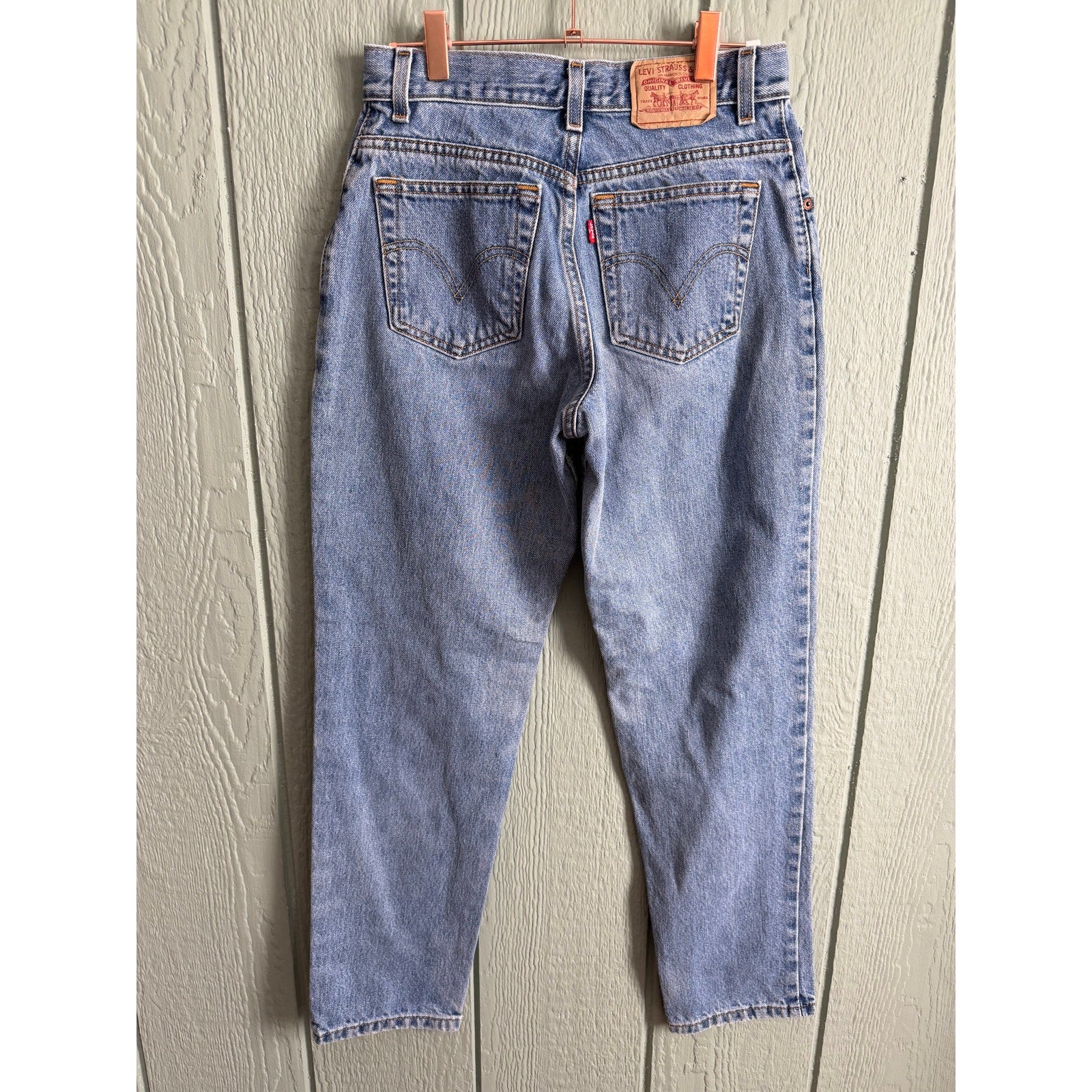 Vintage Levi’s 550 Relaxed Tapered Jeans – Women’s 6M – Light Wash – Y2K
