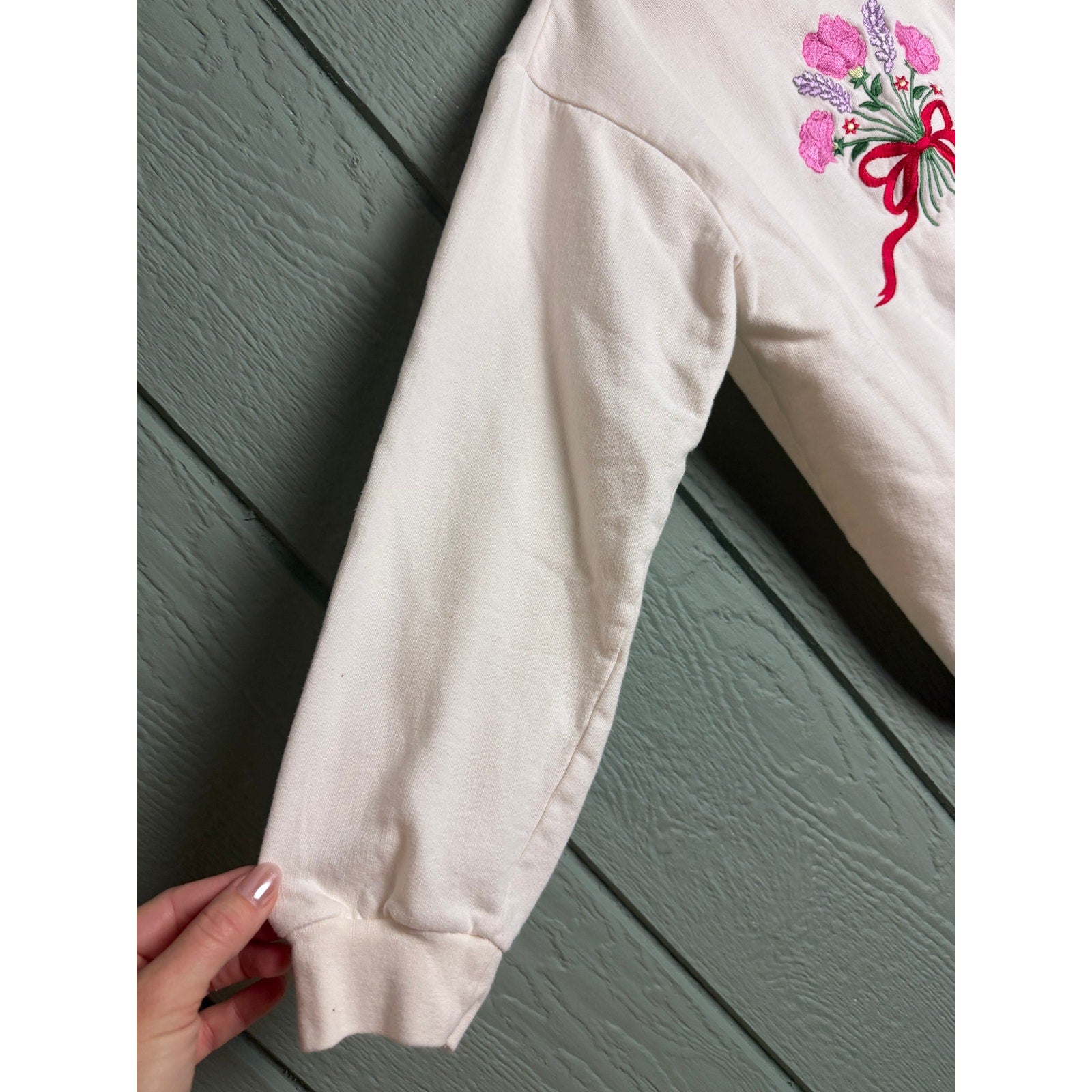 Vintage 90s Embroidered Floral Sweatshirt Collared Pullover Pink Cream Small