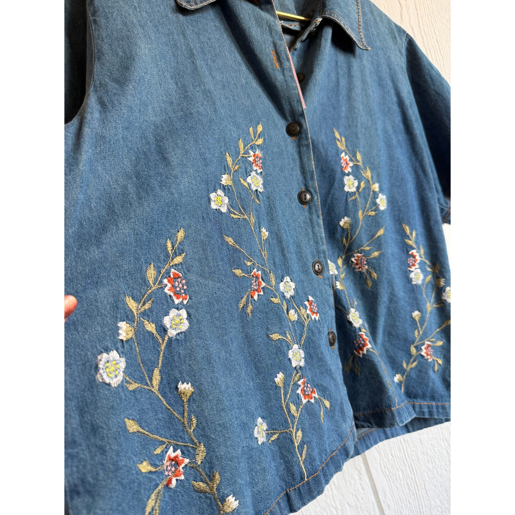 NWT Vintage 90s Embroidered Denim Button Front Shirt Jacket Floral Women’s L