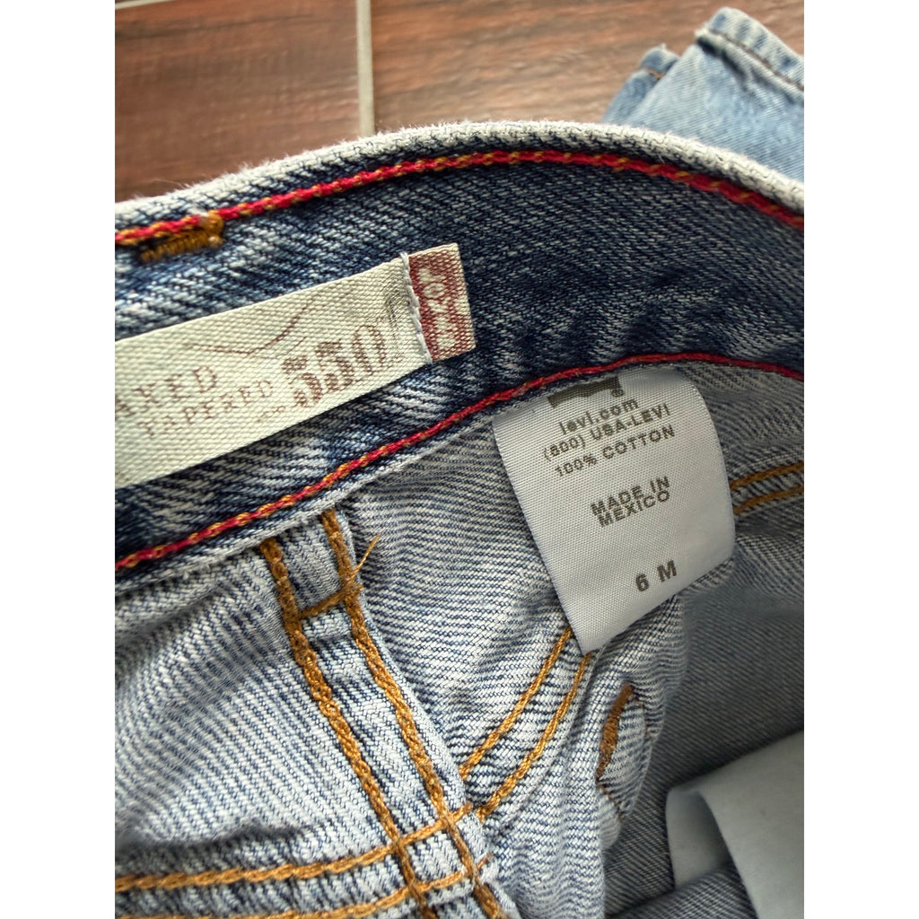 Vintage Levi’s 550 Relaxed Tapered Jeans – Women’s 6M – Light Wash – Y2K